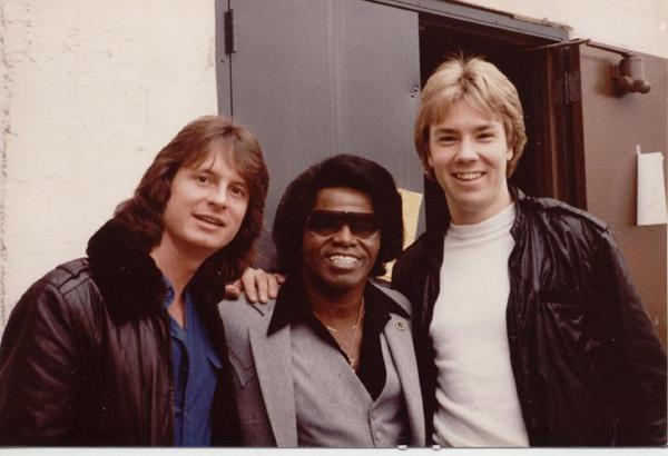 JackWhiteHere's tweet photo. Pretty cool moment with @BrettTuggle1 and #JamesBrown backstage at the @GRAMMYAwards 1981 http://t.co/tKVs2rARrA