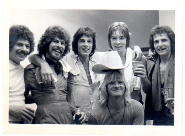 JackWhiteHere's tweet photo. At the @RitzCarlton with the @rickspringfield band ..... http://t.co/XnGZn9SgYm
