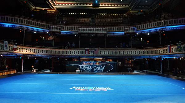 InvincibleTrick's tweet photo. #ThrowdownATL begins in 20min and things are INTENSE down here! Watch along at http://t.co/Ui39CKvMtG http://t.co/mMCDljJ76T