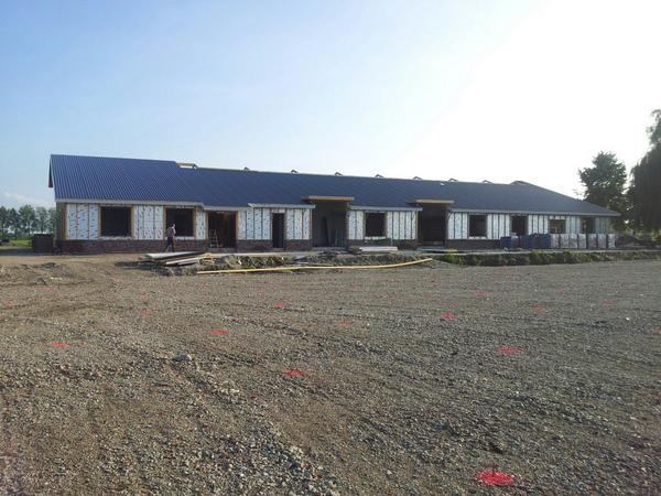 DeLingehof's tweet photo. Het dak zit er dan eindelijk op! Voor meer foto's zie http://t.co/Cl5cymSa1T! http://t.co/626UizTsMZ