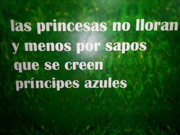 Lo mejor de cervecear en <a href="/RadioCityGandia/">Radio City Gandia</a> es encontrarte esto en el baño!  #pequeñosdetalles