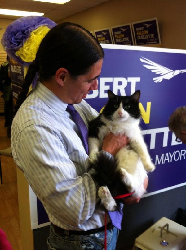 DrRobbieO's tweet photo. Robert and fellow Mayoral Candidate @TobiasTuxington showing us we can all get along. #wpg14 #falcon2014 http://t.co/RCb5uZOLZ5
