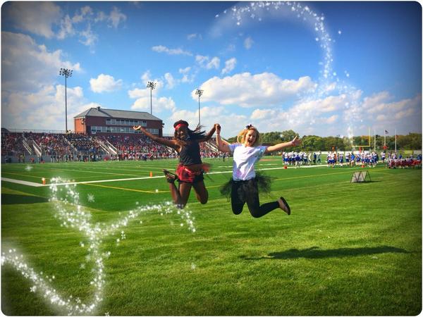 LoveNtrack2013's tweet photo. HERE'S TO HASTINGS COLLEGE!!! @HC_Advantage @HCFanFederation @Chelesa21 
#HCFootball #Homecoming #HCSpirit http://t.co/DL5bO8468m