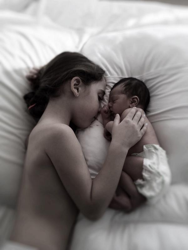 harlow_skye's tweet photo. Blessed to have the most amazing sister   - ❤️❤️ two hearts that beat as one #family #blessed #UnbreakableBond http://t.co/PIZUQWuq9I