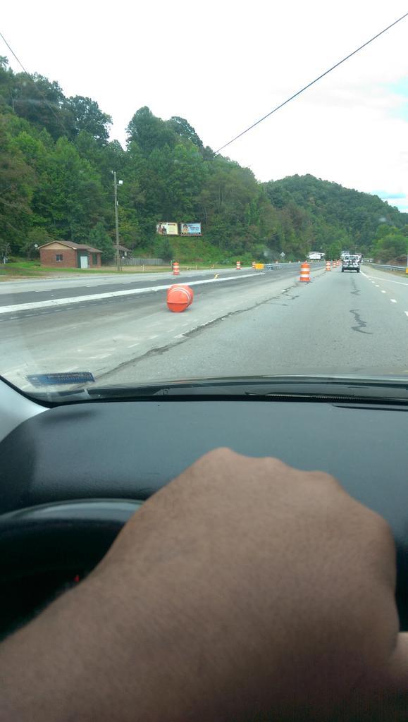 CoachDeGraf23's tweet photo. Sooo @taylorgibson_24 been here #PoorCone #ConeKiller #RIPSafetyCone #SheDidntMeanTo #AllConesLookOut @iWillyC4 http://t.co/nAClCETlvg