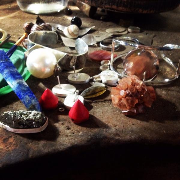 Un domingo en el taller! I ❤️ this place 
#joyas #handmade #jewelry #karlacastillo #ALNatural@NicaraguaDisena