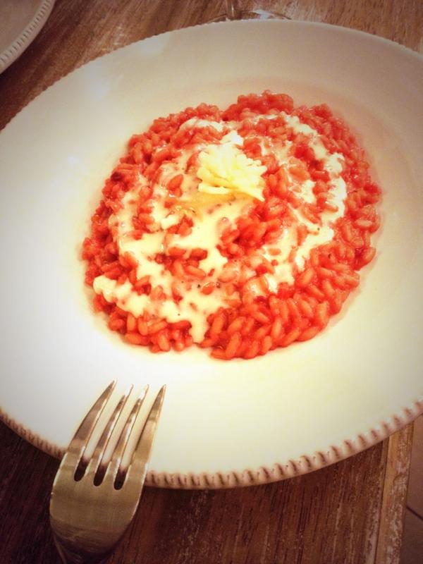 alessia_lenci's tweet photo. #fvr il #Cortado #moscatosecco di @Gvadavini abbinato a @gliAironi_Riso e formaggi @Fontanacervo http://t.co/QaOWU3T8Cg