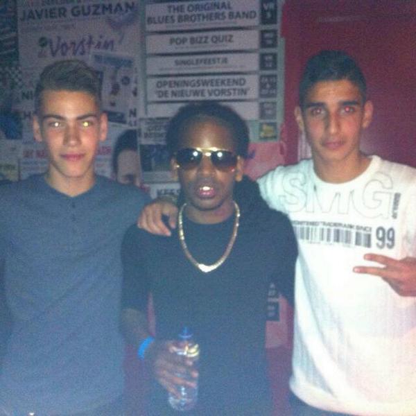 _Appie035's tweet photo. @KEIZBABY. Was gekk concert http://t.co/eZiSPc2bQJ
