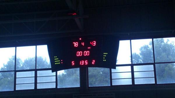 TODOBASKET_ARAG's tweet photo. Al final del partido del senior masculino, @stcasablancazgz 78-43 @TODOBASKET_ARAG #GoTBA http://t.co/ONeuLDgKSA