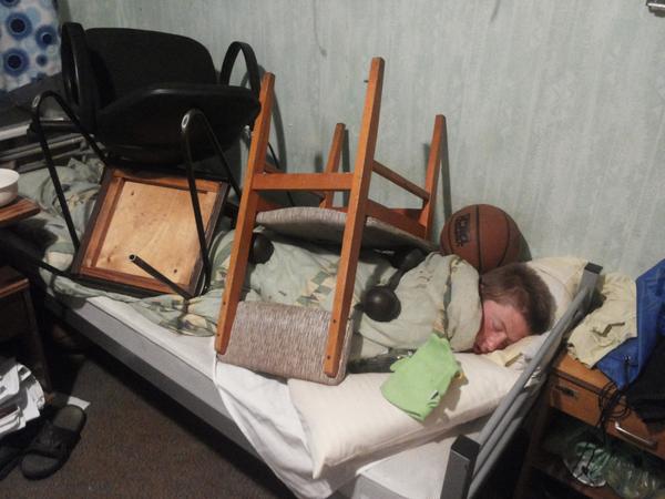 sumis34's tweet image. Tīru datoru no visa liekā un uzgāju šādu bildi no neseniem laikiem - @Janisbrugis "nedaudz" parubījies ir! #kojas