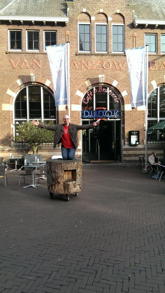 Vandaag, de generale repetitie #sokkelstondertochal , dé reden van mijn tweede plaats #trots #worldstatues