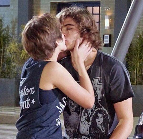 nortistai's tweet photo. CHEGA LOGO SEGUNDA 😍 #perina http://t.co/3kksd4phpd