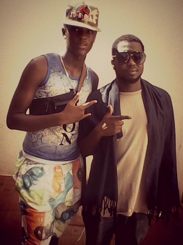 farbasall's tweet photo. @zoukana !!! <3
#HTC4 #Diourbel http://t.co/AgQHyKFJvN