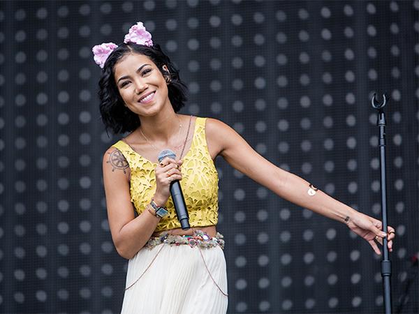 VH1Music tweet picture