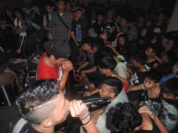 ini kita pas naek di @Edisanmusic tgl 27 September 2014