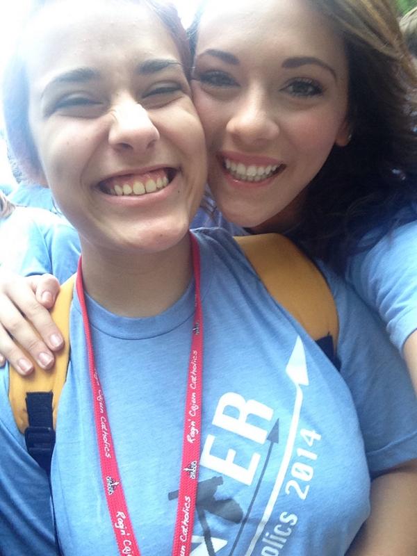 julia_didier's tweet photo. #Encounter2014 💙💙💙💙 I'm so blessed to have amazing people in my life. http://t.co/sdhEhP84S3