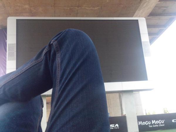 YudhaKeling's tweet photo. Remot mana remot? http://t.co/WKlzHRooBf