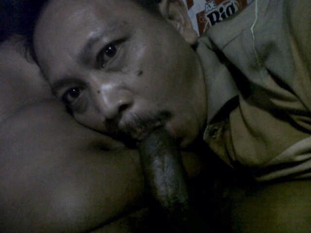 Om Gay Makassar on Twitter.