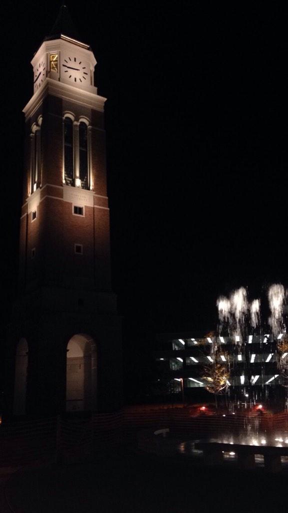 hailey_voyd's tweet photo. OU at night is so peaceful π #ThisIsOU #Grizzlies #elliottower http://t.co/iQMTyHiKA8
