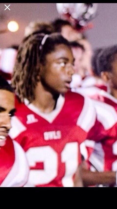 lemnpeppas's tweet photo. When u see someone talkin to bae http://t.co/nl85RYmbBZ