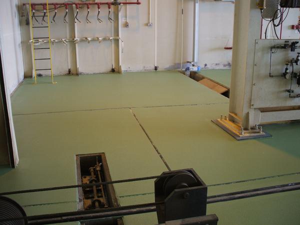 ResintekServ's tweet photo. In Kuwait - Sounds nice but hard work. Before and after AltroCrete HD screed.
Mind you it was hot!! @AltroDesignCent http://t.co/gy2fuFL1sj