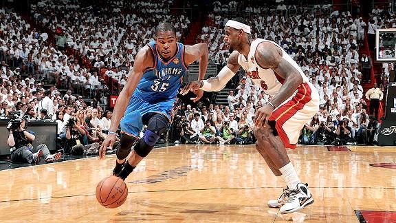 Kevin Durant, el MVP actual, cumple hoy 26 años. 
Happy birthday Kevin 