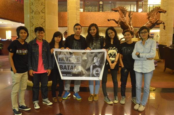 Cool! \m/ RT <a href="/IKVERS_BATAM/">IKMALOVERS BATAM</a>: IKVERS BATAM w/ abang @ikmaltobing cc: <a href="/IKVERS_Pusat/">IKMALOVERS Indonesia</a>
