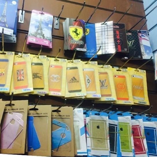 لزقات ايفون فايف ماركه