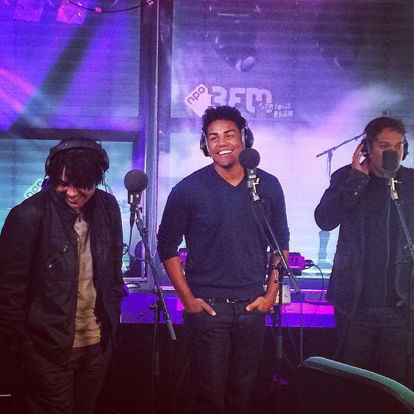 wilbertmutsaers's tweet image. Kijk toch ns #3T @3FM want #90sRequest De neefjes van Michael Jackson zijn nauwelijks veranderd. Fans ook aanwezig ;)