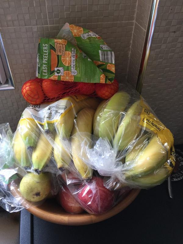 HelsOverend's tweet photo. @NatalieKus ha looks like mine! #fruitobsessed #juice x http://t.co/lwEWfvJpL5