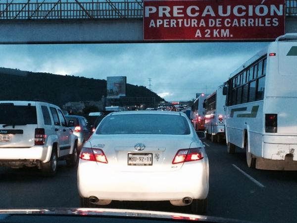 @retioDF @SergioyLupita @Reporte24MX @ApoyoVial Salida a Puebla por la calzada IgnacioZaragoza, trafico detenido