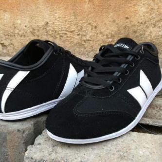 hersteestore's tweet photo. Machbeth Brigton BW. Size : 40-44. READY STOCK | PIN : 2365C030 | 085795113169 http://t.co/MLI07hnL48 http://t.co/5yJwKgO4kZ