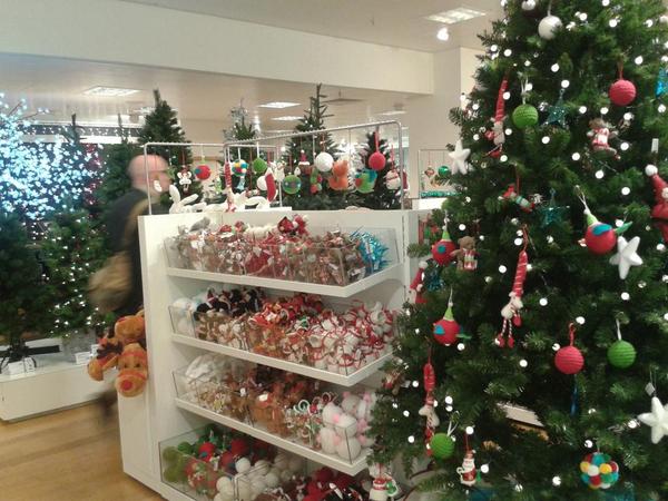 MikeCrunia's tweet photo. ok #JohnLewis... #SEPTEMBER is not #Christmas time! http://t.co/tzdw93YKIh