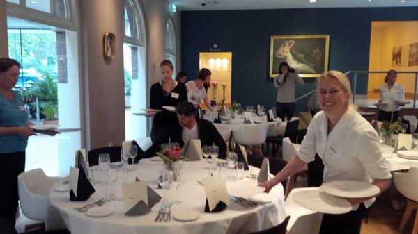 “<a href="/SMAAKmakend1/">Restaurant voor 1dag</a>: Cursus borden lopen <a href="/asznl/">Albert Schweitzer zh</a> #restaurantvoor1dag ” <a href="/ArtDining/">Art & Dining</a> staat er klaar voor!!