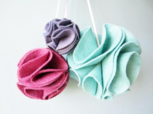 Come and make felt pom poms in Beckenham on Weds night @ 7:30pm - £5 oodlesofcraft.com/gatherings/cra… <a href="/BR3Mag/">BR3Mag</a> <a href="/BromleyDirect/">theBromleyDirectory</a>