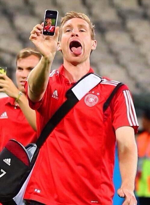 Happy Birthday       Per Mertesacker                                                         555555 