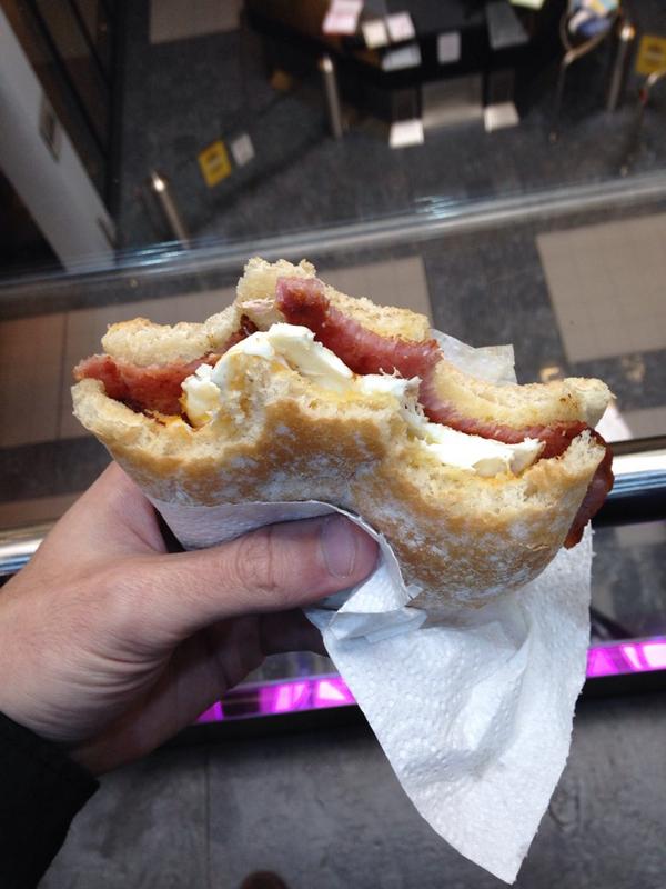 williamson117's tweet photo. Only thing I look forward to on a Monday! http://t.co/v7AUqzTmgH