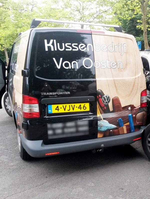 POL_Gelderland's tweet photo. Wie heeft deze opvallende bestelbus na zaterdag nog gezien? Gestolen in Zwolle. http://t.co/x3UwQjTRUa  RT aub!! http://t.co/p4htjtojgf