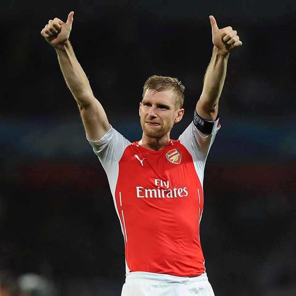 Happy birthday to my favourite footballer on this planet! Our hit 30! Happy birthday Per Mertesacker!!! 