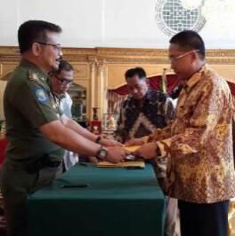 ikasmanses's tweet photo. Selamat buat kakanda @AruBeda Faruk M.Beta terpilih kembali menjadi ketua DPRD Kota Makassar semoga amanah http://t.co/IdNmAexv5y