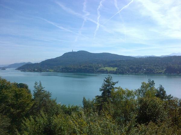 InsightJonathan's tweet photo. Its my favourite lunch view. The Worthersee en route from #Vienna to #Venice. @Insightvacation #InsightMoments http://t.co/GBS4i8qLpT