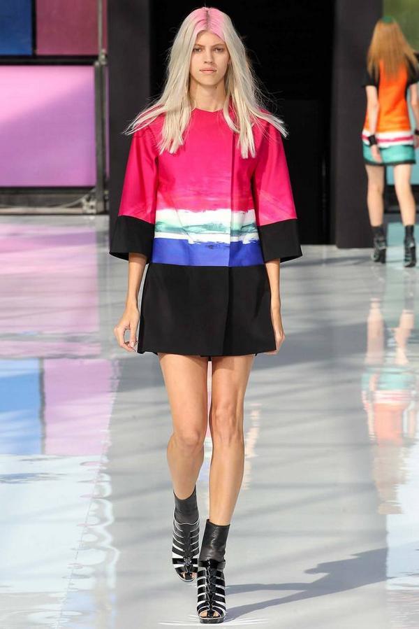 GlamourSpain's tweet photo. Visto en #PFW: raíces a conjunto con las prendas #MaximeSimoens ¿El #BeautyTrend verano 2015? http://t.co/on0XEriZC3 http://t.co/4RF6UkF9wa