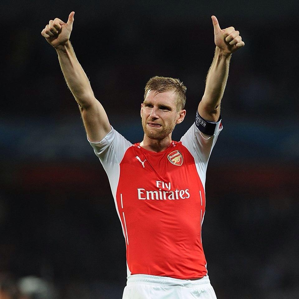  Happy bday Per Mertesacker... More clean sheets please!!! 