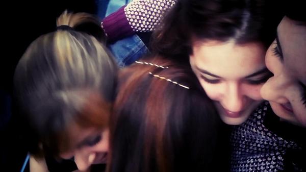 esterere91's tweet photo. Sorpresa cumpleañera!! Muchas felicidades mi niñaaa!! :-) :-$ @carlotacuqui http://t.co/CA7Gbq9Qd0
