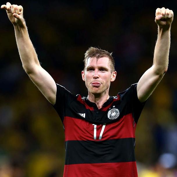 So am older than him abi, isorai" Happy 30th Birthday to Arsenals Per Mertesacker. 