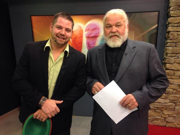 HankRottenJr's tweet photo. Talking to @MSN_Barry next! #RottenReport http://t.co/Ru5265zheO