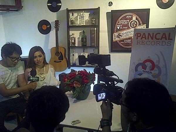 Wawancara Silet spektakuler <a href="/WsKafe/">WS Kafe Warung Seni</a> <a href="/PANCALSTUDIO/">PANCAL RECORDS</a>