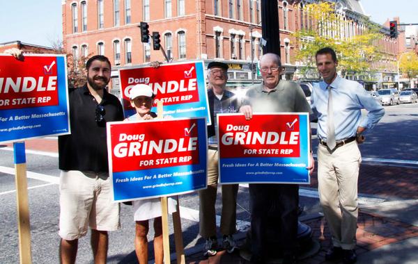 Waving signs, knocking on doors, making calls... our great volunteers make it happen! #mapoli