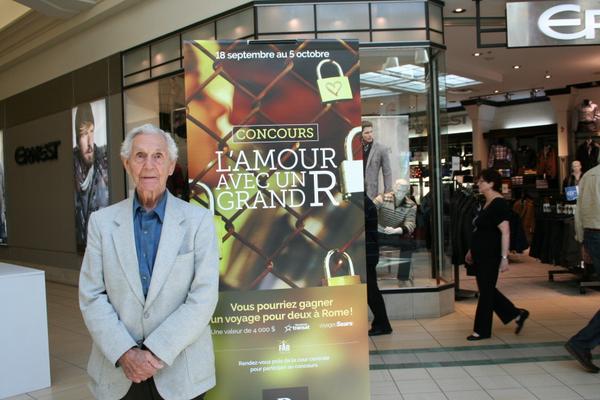 Voici une photo de la promotion l'amour avec un Grand R...500$ à gagner en carte cadeau Les Rivières #avecungrandR