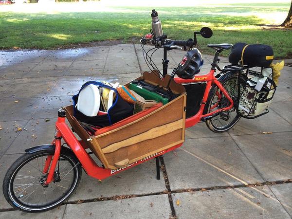 CycleTrucks's tweet photo. Caddyrack on a Bullitt.... @larryvsharry  @cargobike #haulingstuffonabike http://t.co/Ihyc3WCwZX